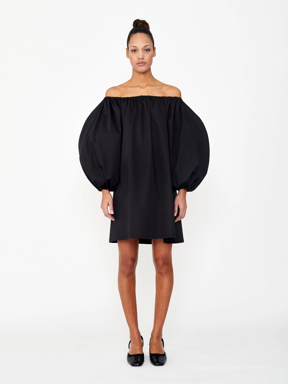 Robe Zelda : L'épopée d'une princesse, à porter pour une aventure légendaire, une élégance intemporelle, un style féerique, absolument irrésistible.